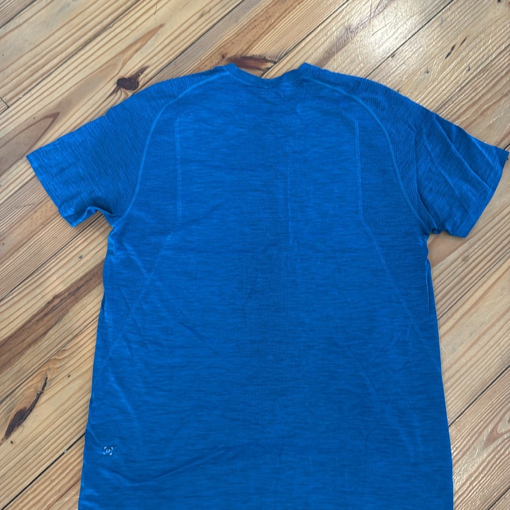 Lululemon Metal Vent Tech Shirt - Picture 5 of 5